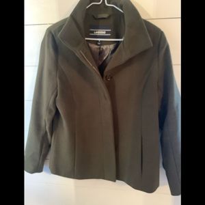 Green women’s short coat
